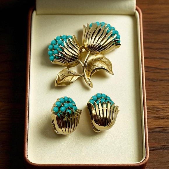 RARE Trifari Alfred Philippe Gold Tone Turquoise Bead Brooch & Earrings Set EUC - Picture 1 of 16